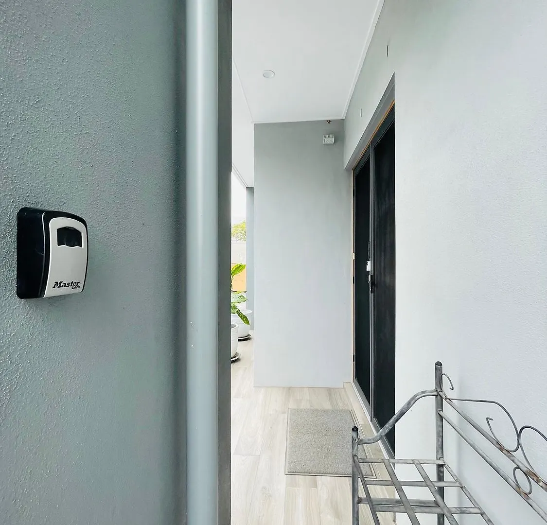 Independent Room With Onsuite And Small Kitchen Brisbane 0*,  Australia