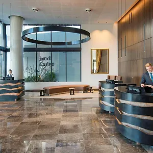 Pullman Airport Hotell